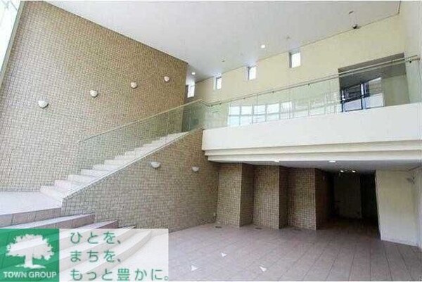 ロビー(部屋探しは株式会社　タウンハウジング　までお気軽にお問合せ…)