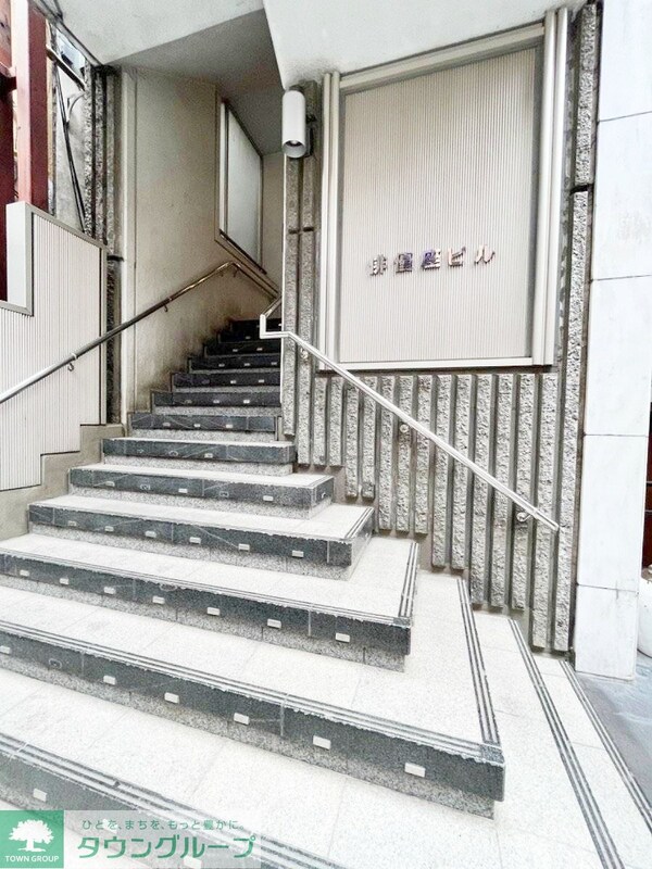 エントランス(部屋探しは株式会社　タウンハウジング　までお気軽にお問合せ…)