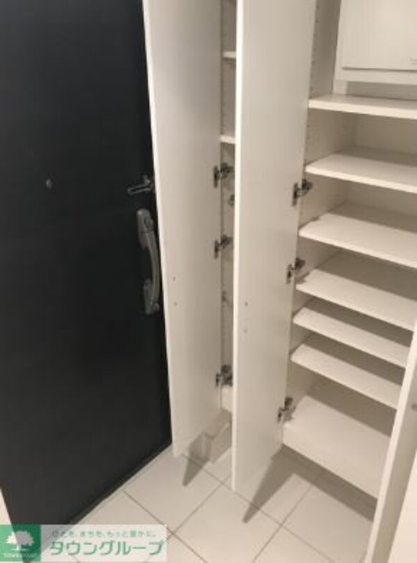 玄関(お部屋探しは株式会社　タウンハウジング　までお気軽にお問合…)