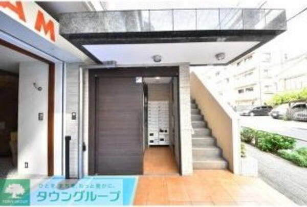 エントランス(部屋探しは株式会社　タウンハウジング　までお気軽にお問合せ…)