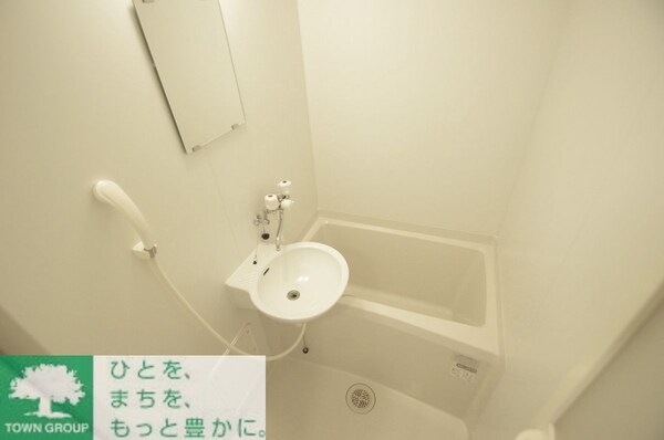 バス／シャワールーム等(同タイプの間取り撮影につき実際の物件とは異なる場合があります)