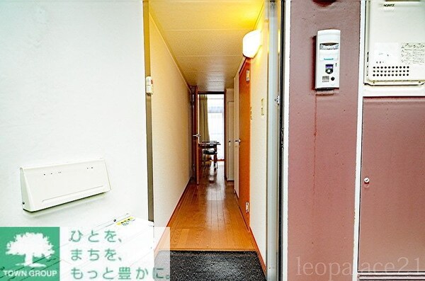 玄関(同タイプの間取り撮影につき実際の物件とは異なる場合があります)