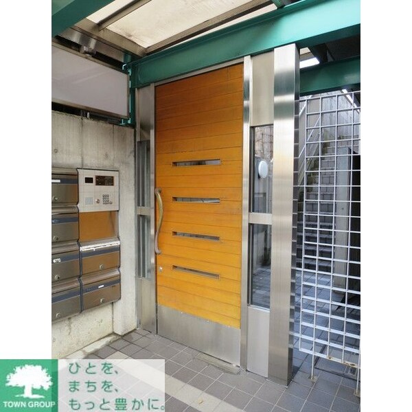 エントランス(部屋探しは株式会社　タウンハウジング　までお気軽にお問合せ…)