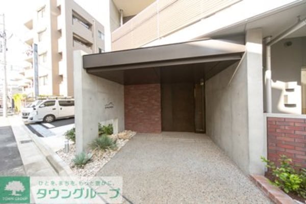 エントランス(部屋探しは株式会社　タウンハウジング　までお気軽にお問合せ…)