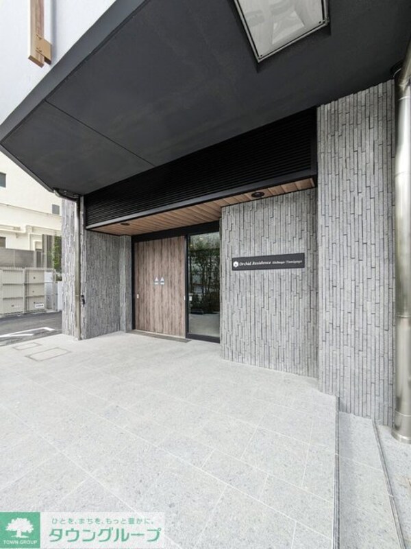 エントランス(部屋探しは株式会社　タウンハウジング　までお気軽にお問合せ…)
