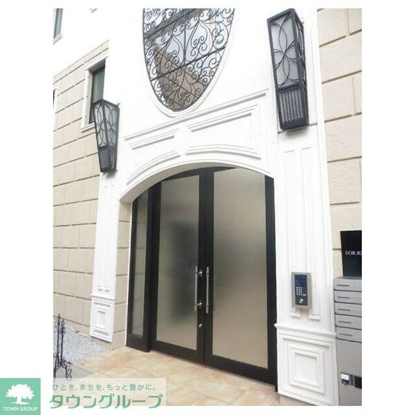 エントランス(部屋探しは株式会社　タウンハウジング　までお気軽にお問合せ…)