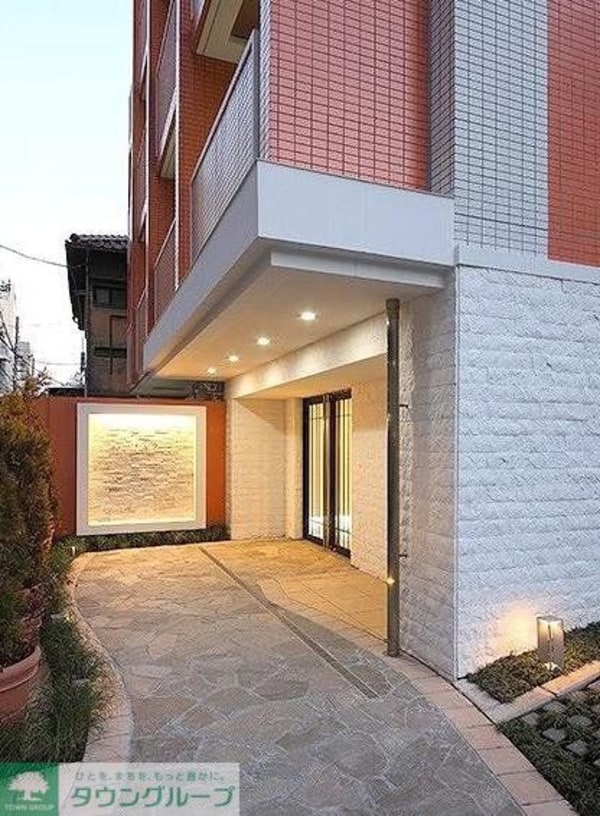 エントランス(部屋探しは株式会社　タウンハウジング　までお気軽にお問合せ…)