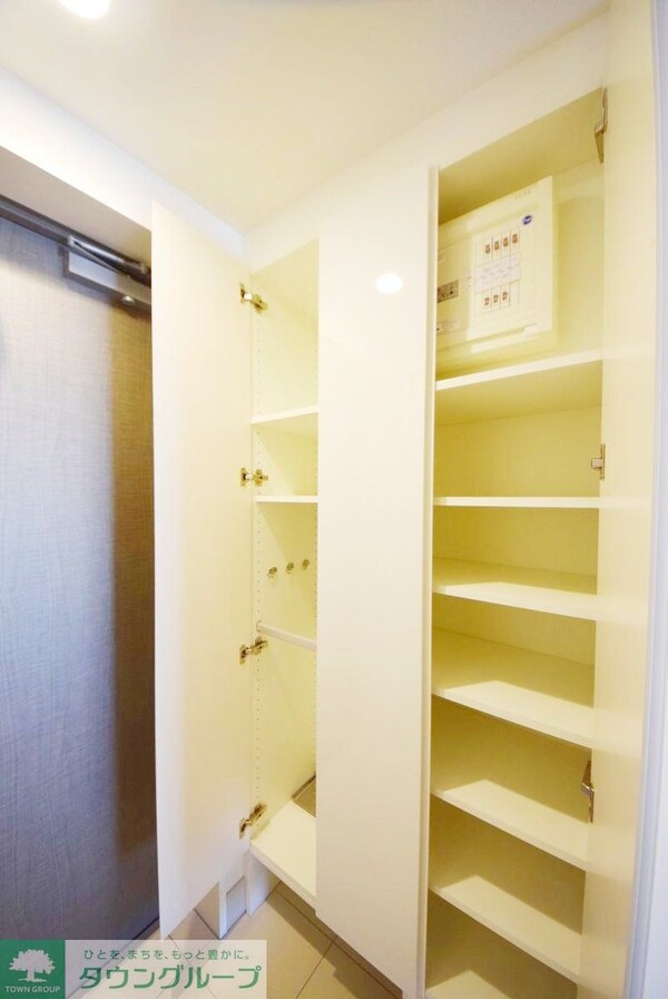 玄関(お問合せは(株)タウンハウジング赤坂店へ【03-5563-…)