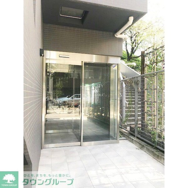 エントランス(お問合せは(株)タウンハウジングレジデンス事業部【03-…)