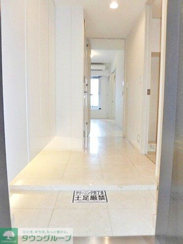 玄関(お問合せは(株)タウンハウジング赤坂店へ【03-5563-…)