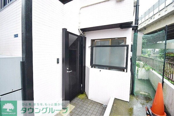 エントランス(部屋探しは株式会社　タウンハウジング　までお気軽にお問合せ…)