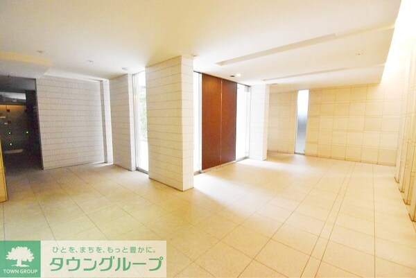 ロビー(部屋探しは株式会社　タウンハウジング　までお気軽にお問合せ…)