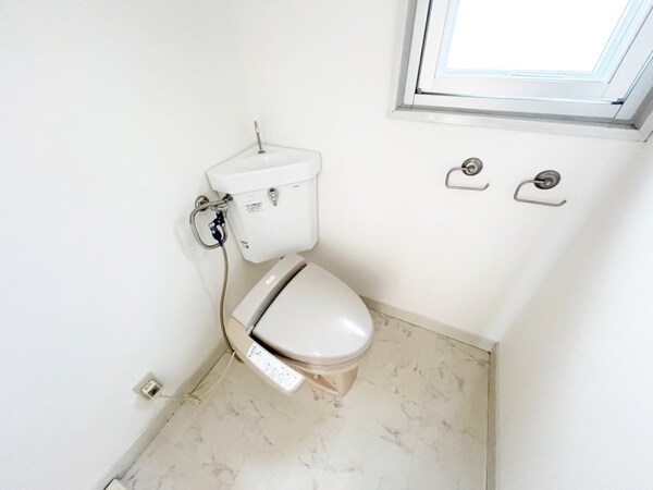 トイレ(お部屋探しは株式会社　タウンハウジング　までお気軽にお問合…)