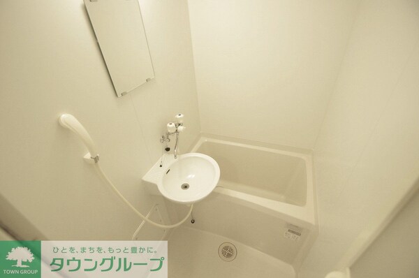 バス／シャワールーム等(同タイプの間取り撮影につき実際の物件とは異なる場合があります)