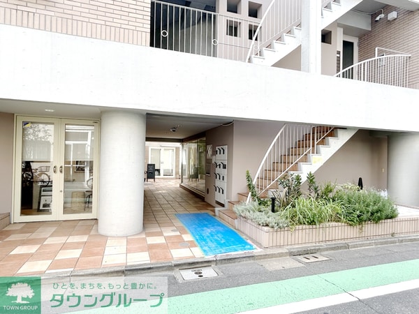 エントランス(部屋探しは株式会社　タウンハウジング　までお気軽にお問合せ…)