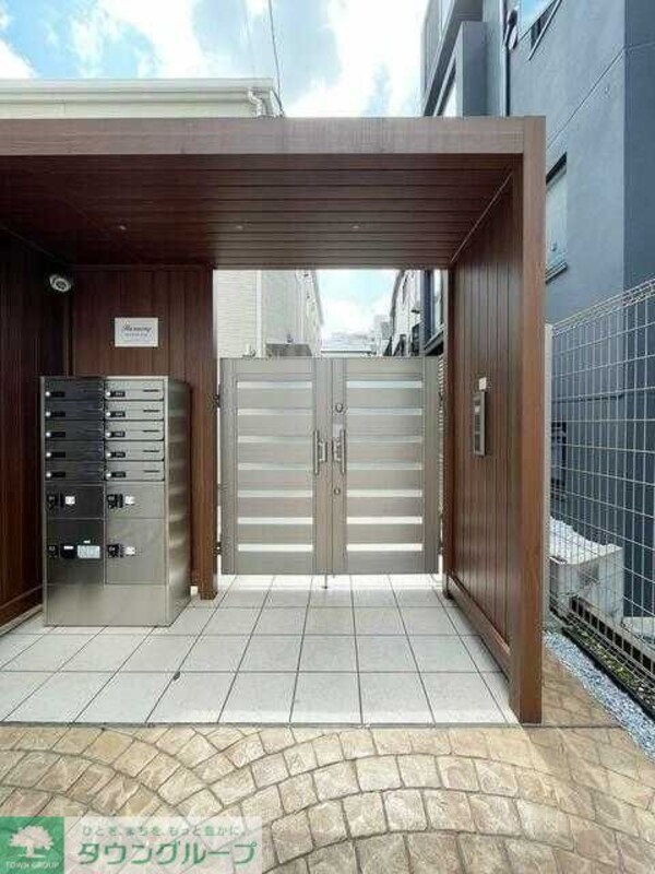 エントランス(部屋探しは株式会社　タウンハウジング　までお気軽にお問合せ…)