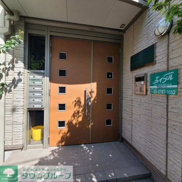 エントランス(部屋探しは株式会社　タウンハウジング　までお気軽にお問合せ…)