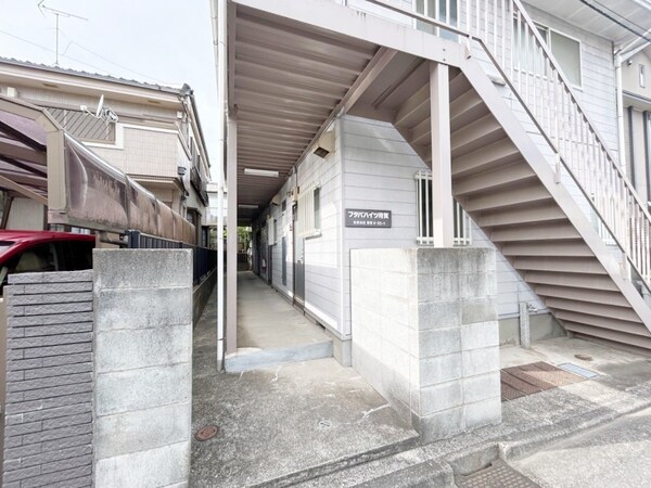エントランス(部屋探しは株式会社　タウンハウジング　までお気軽にお問合せ…)