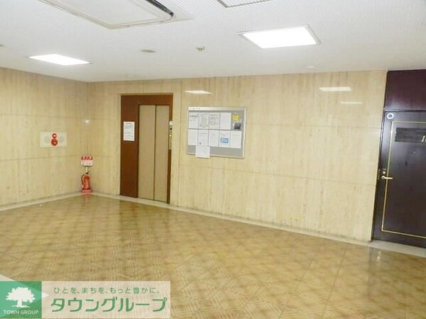 ロビー(部屋探しは株式会社　タウンハウジング　までお気軽にお問合せ…)