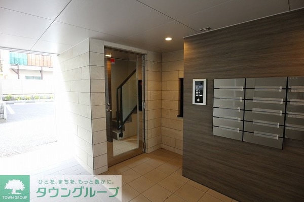 エントランス(部屋探しは株式会社　タウンハウジング　までお気軽にお問合せ…)