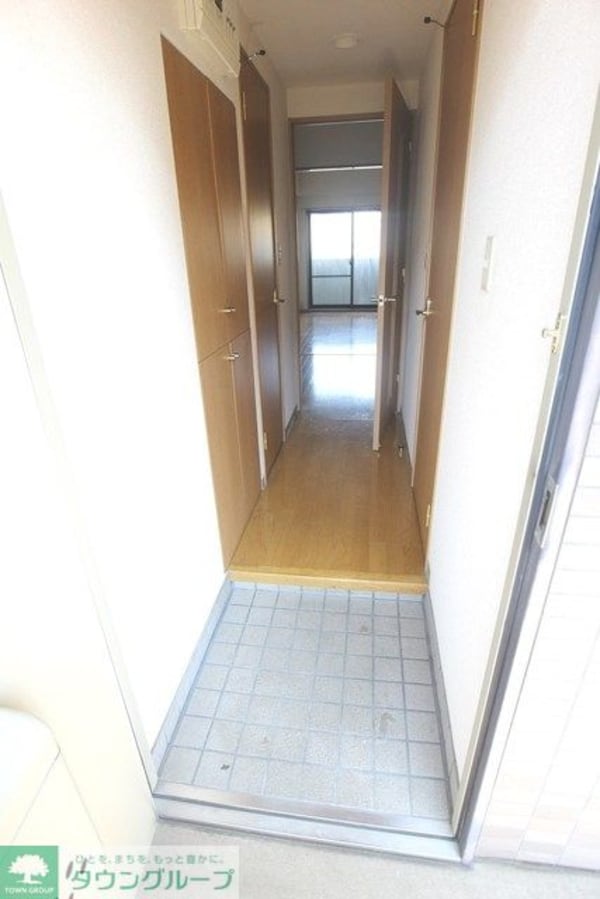玄関(お部屋探しは株式会社　タウンハウジング　までお気軽にお問合…)