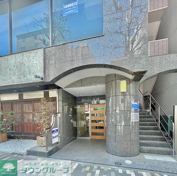 エントランス(部屋探しは株式会社　タウンハウジング　までお気軽にお問合せ…)