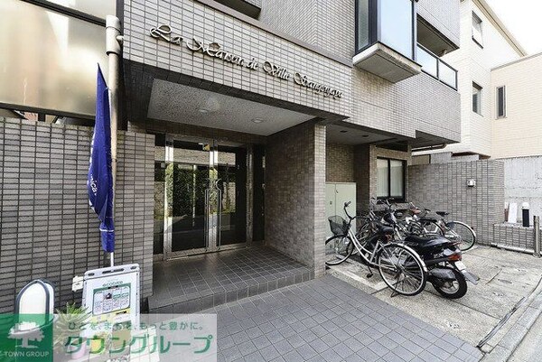 エントランス(駐車場)