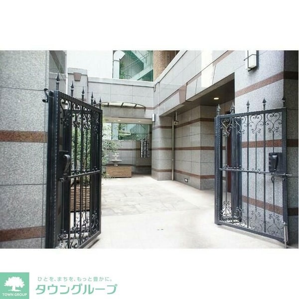 エントランス(部屋探しは株式会社　タウンハウジング　までお気軽にお問合せ…)