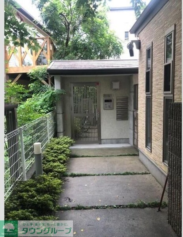 エントランス(部屋探しは株式会社　タウンハウジング　までお気軽にお問合せ…)