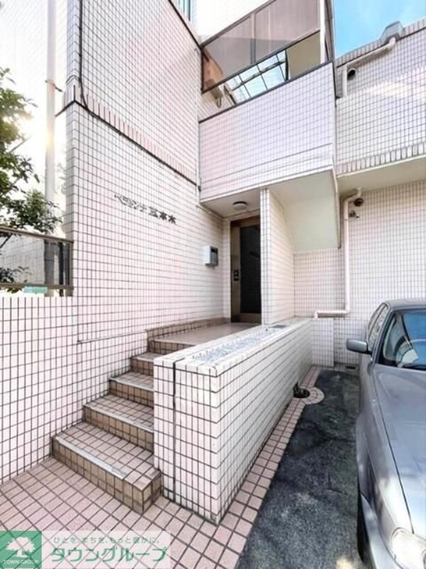 エントランス(部屋探しは株式会社　タウンハウジング　までお気軽にお問合せ…)