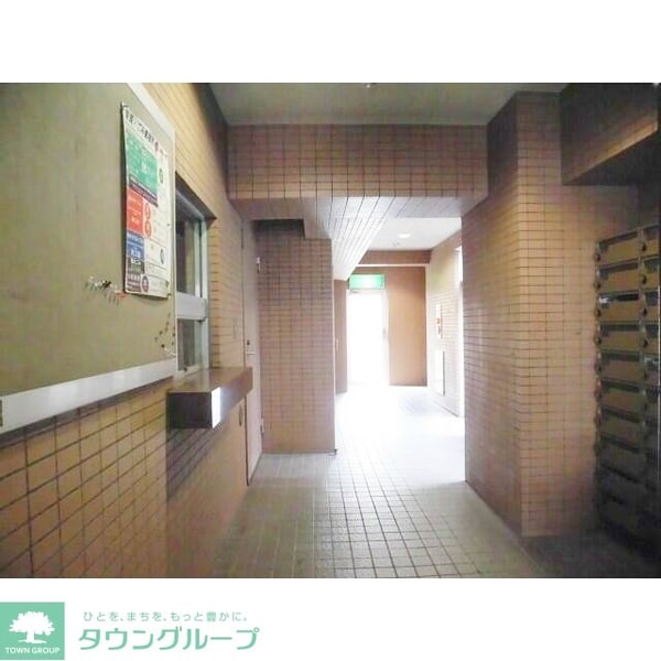 ロビー(部屋探しは株式会社　タウンハウジング　までお気軽にお問合せ…)