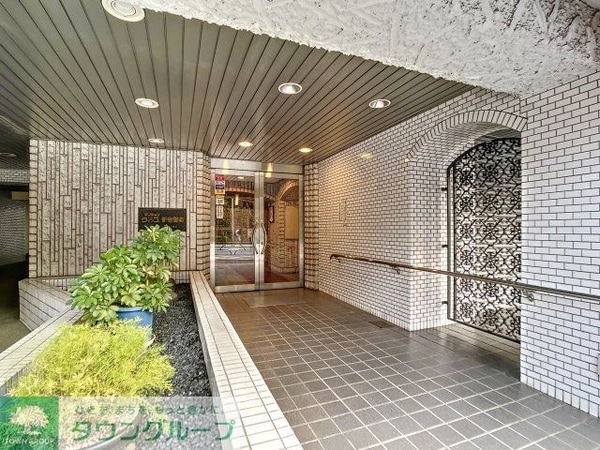 エントランス(部屋探しは株式会社　タウンハウジング　までお気軽にお問合せ…)