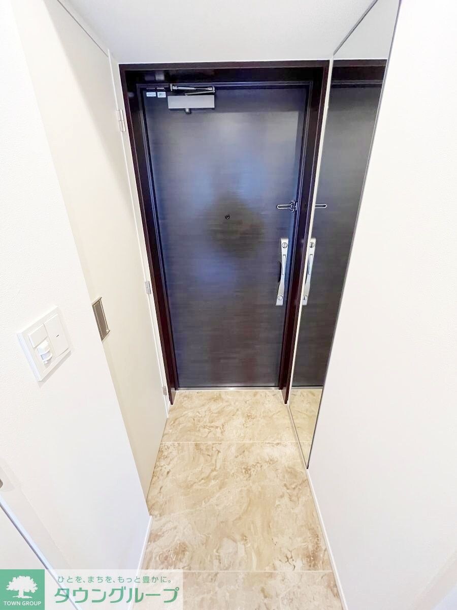 物件内観写真9　(玄関)