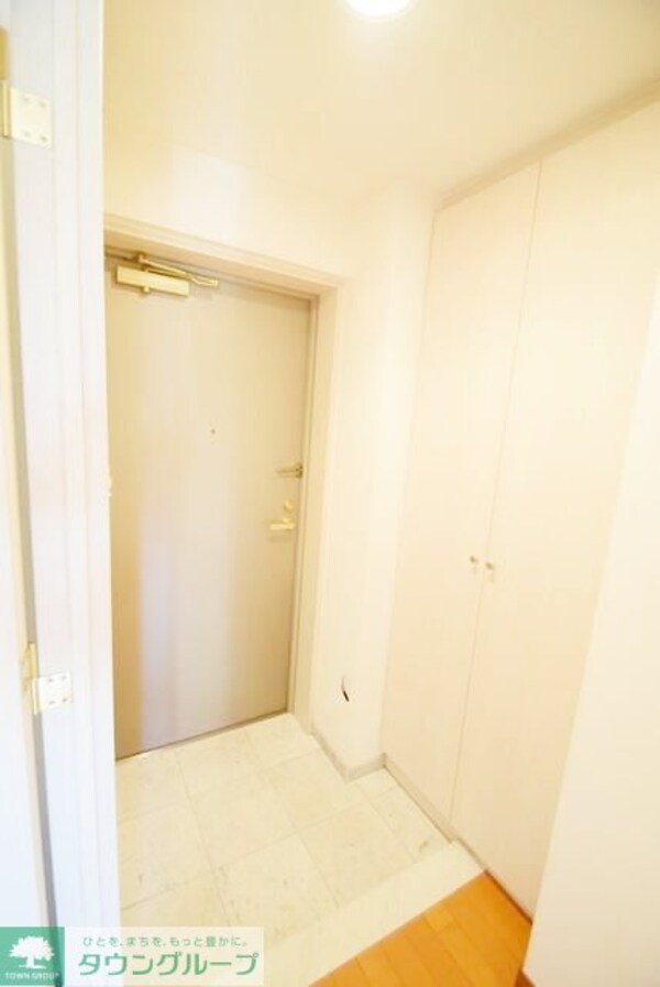 玄関(お部屋探しは株式会社　タウンハウジング　までお気軽にお問合…)