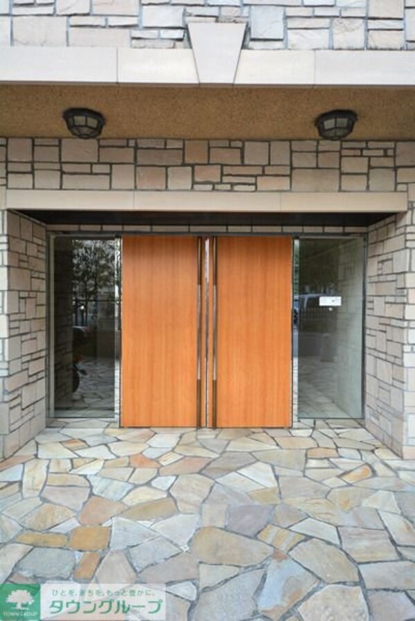 エントランス(部屋探しは株式会社　タウンハウジング　までお気軽にお問合せ…)