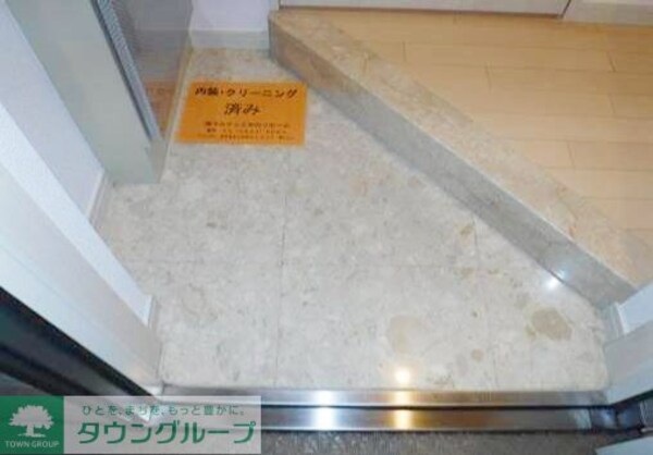 玄関(お部屋探しは株式会社　タウンハウジング　までお気軽にお問合…)