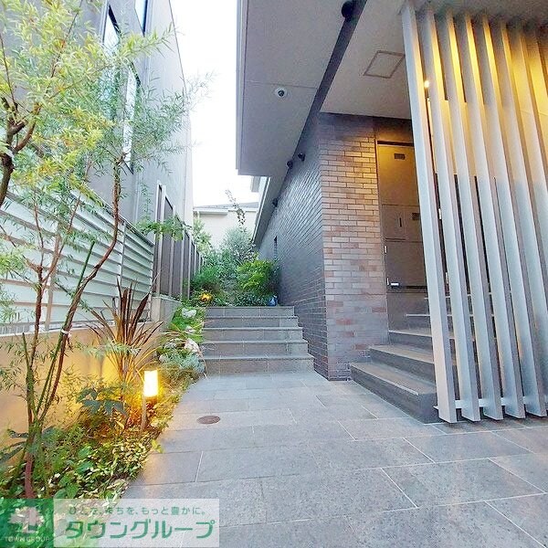 エントランス(部屋探しは株式会社　タウンハウジング　までお気軽にお問合せ…)