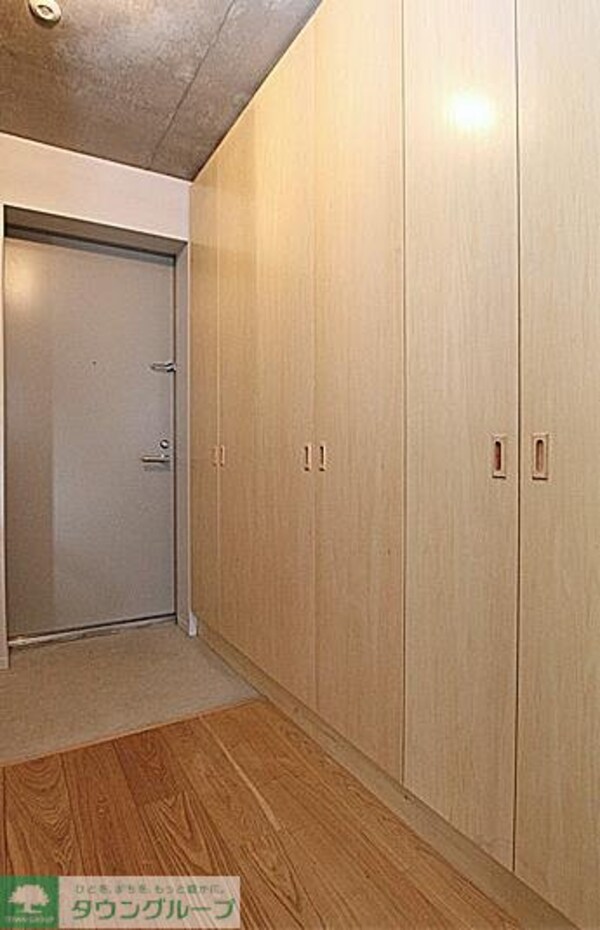 玄関(お部屋探しは株式会社　タウンハウジング　までお気軽にお問合…)