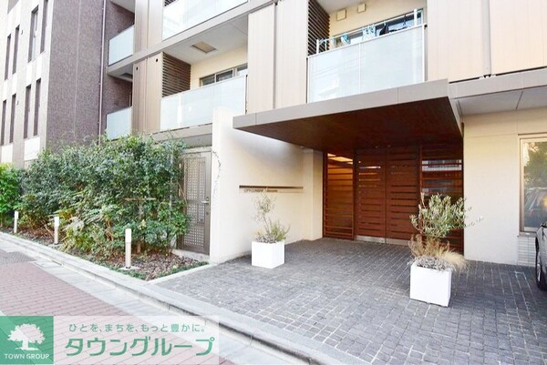 エントランス(部屋探しは株式会社　タウンハウジング　までお気軽にお問合せ…)