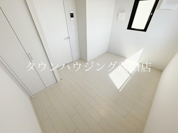 寝室(★白色ベースの明るいお部屋です★)