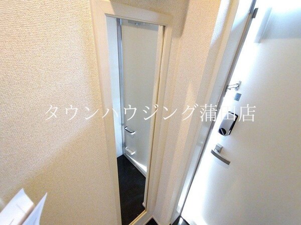 玄関(姿見付き♪)
