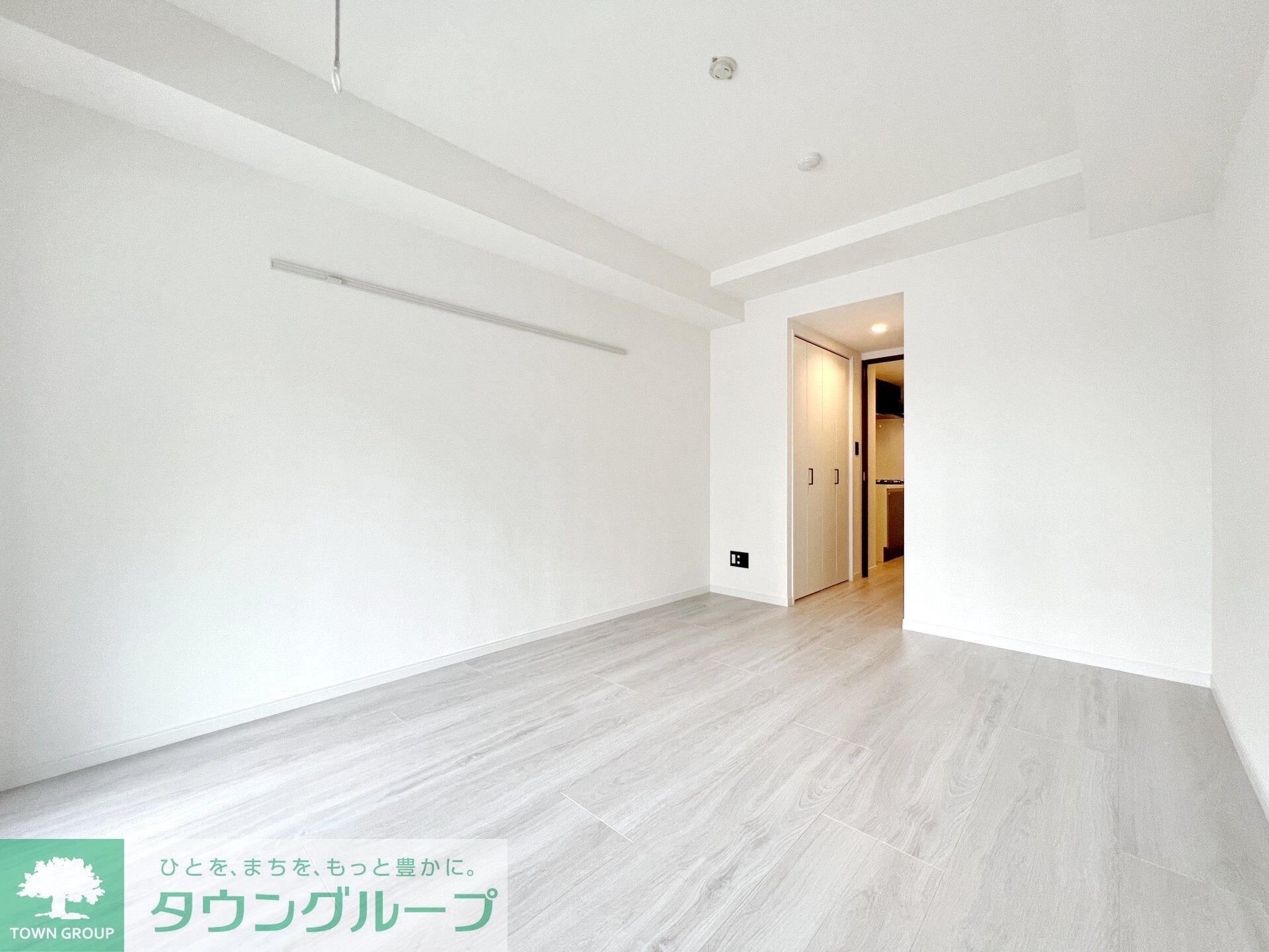 物件内観写真2　(リビング/居室)