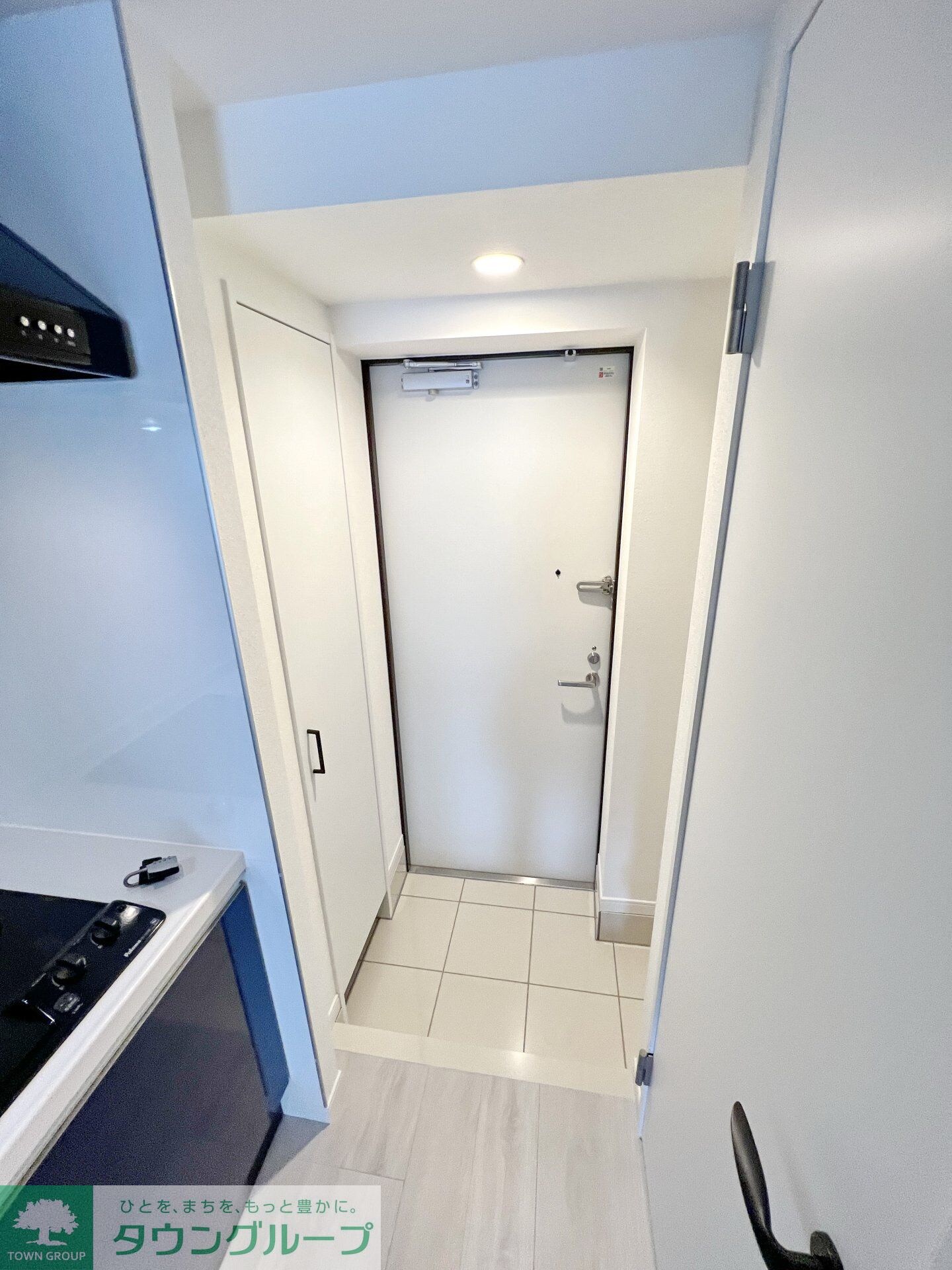 物件内観写真16　(玄関)