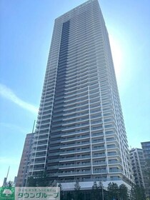 ＨＡＲＵＭＩ　ＦＬＡＧ　ＳＵＮ　ＶＩＬＬＡＧＥ　Ｔ棟の外観写真