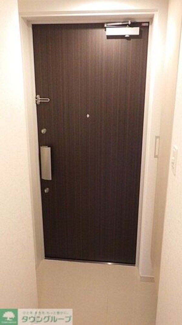 玄関(玄関　※同タイプ（201号室）の写真)