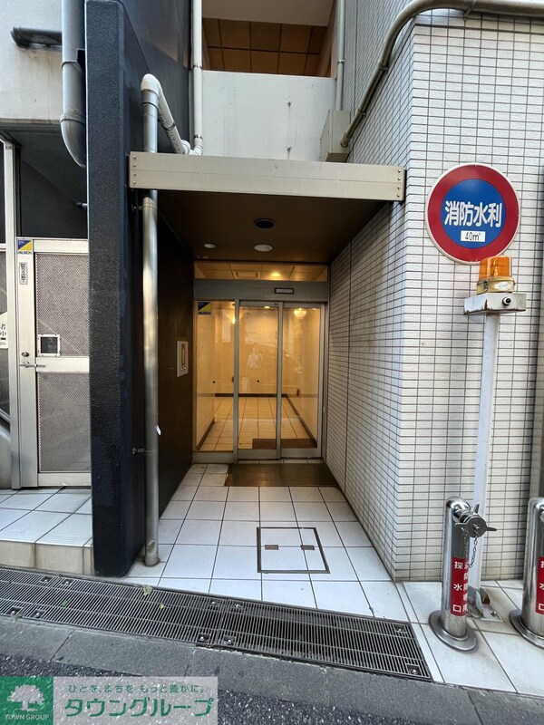 エントランス(駐車場)