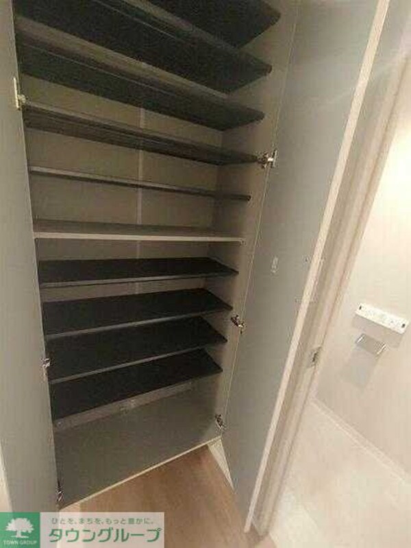 収納(※写真は同じ間取りの別部屋です)