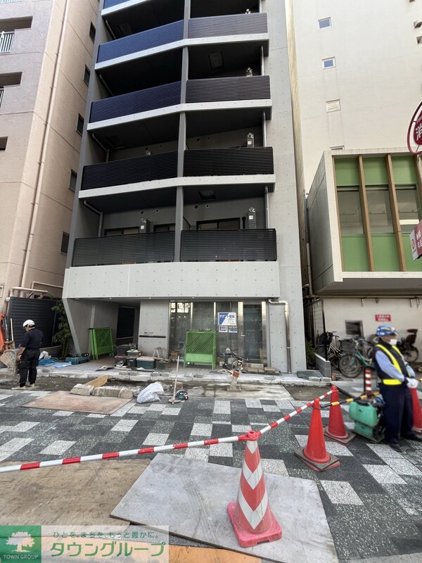 エントランス(駐車場)