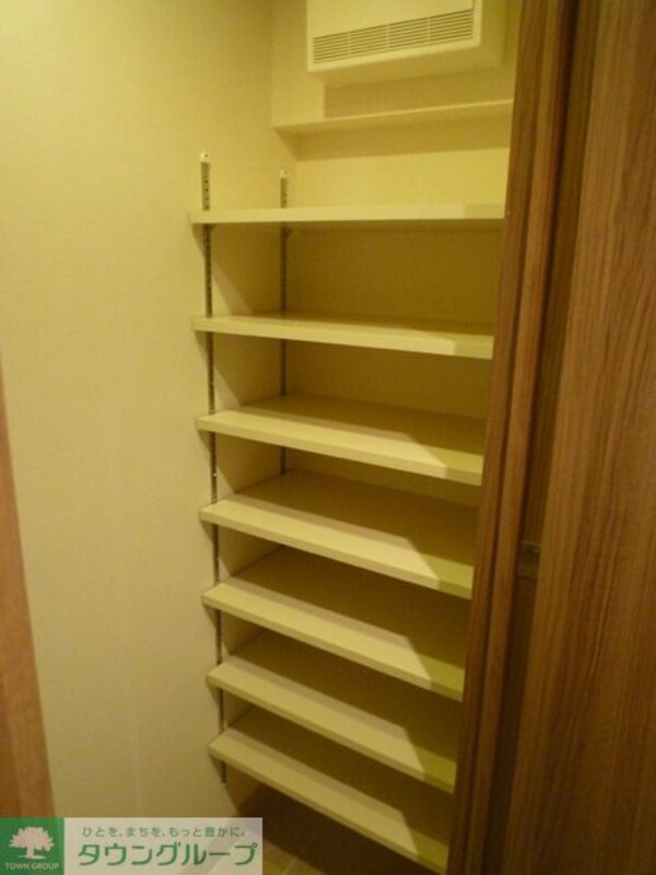 収納(60Bタイプ2010年3月撮影 同タイプ802号室の写真で…)