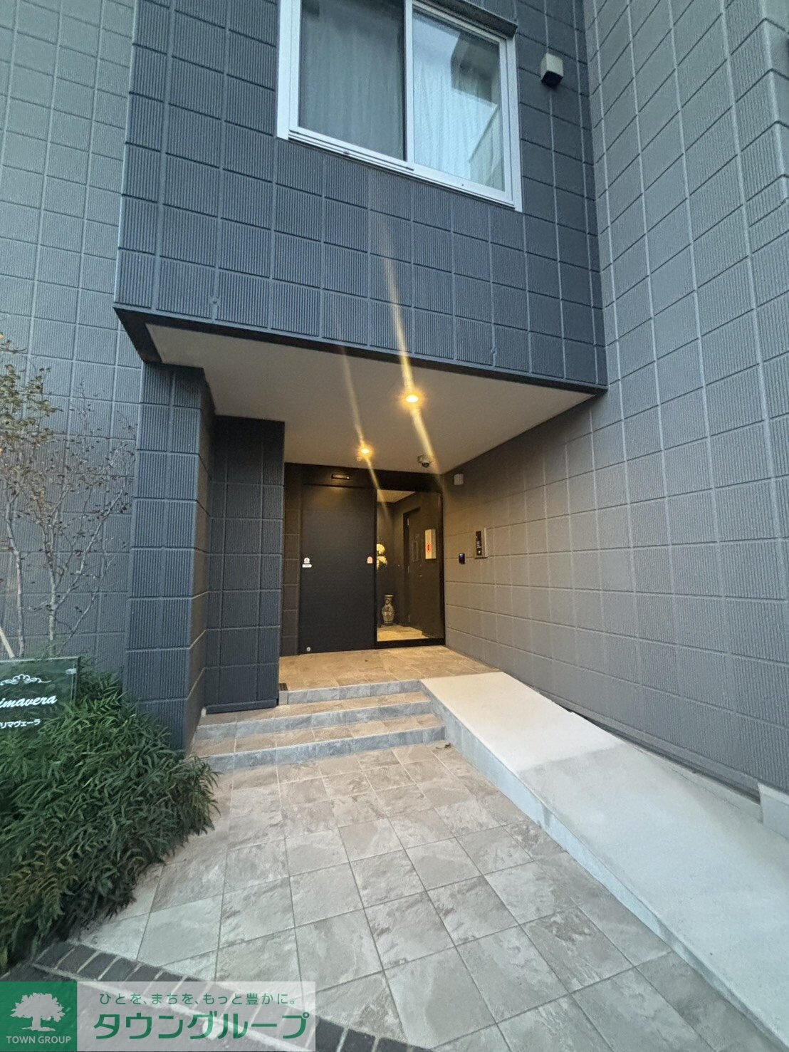 物件内観写真2　(エントランス)